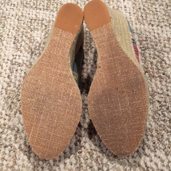 Wedge - Picture 4 of 5